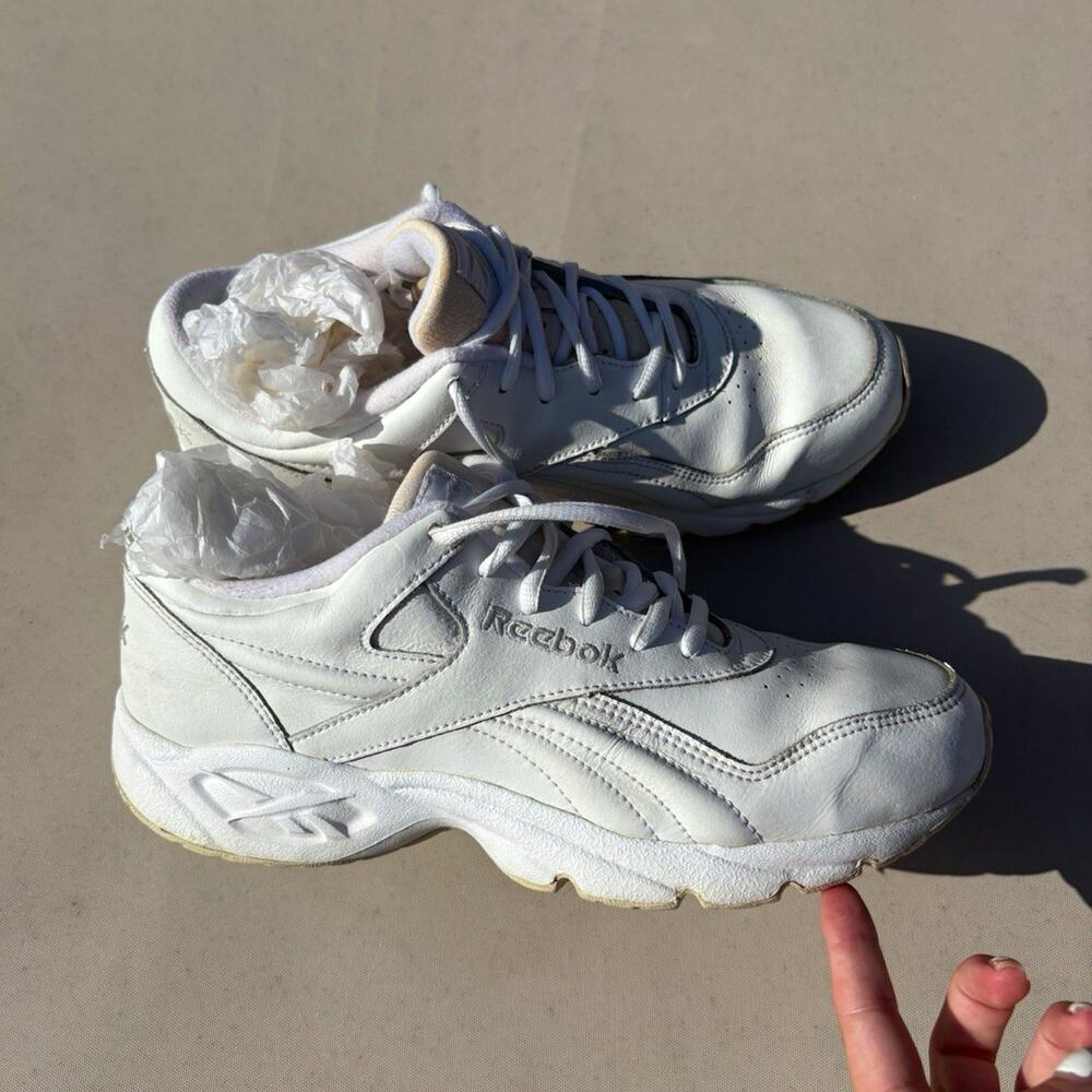 Y2K Reebok White Leather Sneakers Men’s Size 8.5/ Women’s Size 10